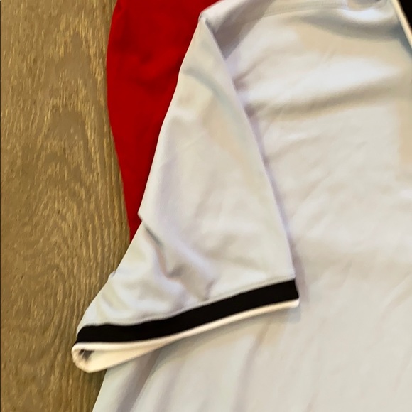 3 for 1 - Nike and ASICS sportswear bundle. - Picture 4 of 6